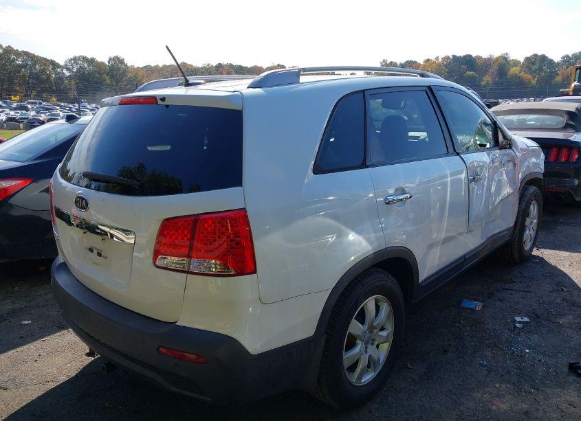 Photo 4 of 2012 Kia Sorento LX (VIN 5XYKT3A66CG295432)
