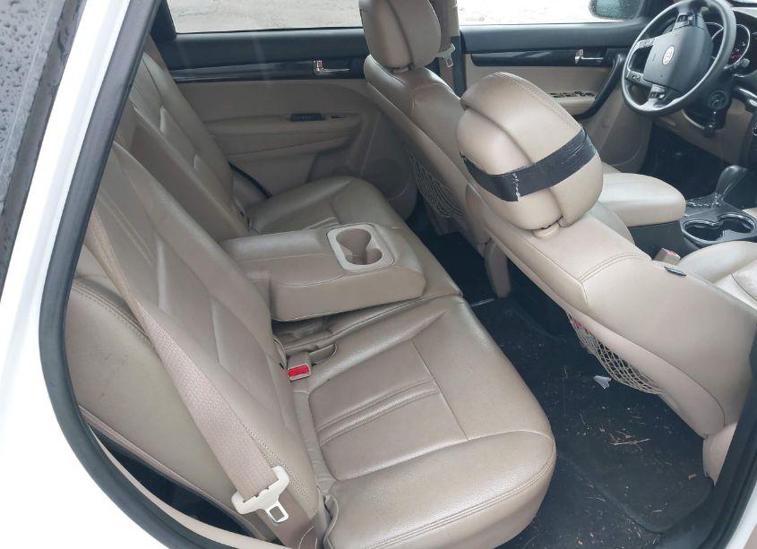 Photo 8 of 2013 Kia Sorento LX (VIN 5XYKT3A66DG345389)