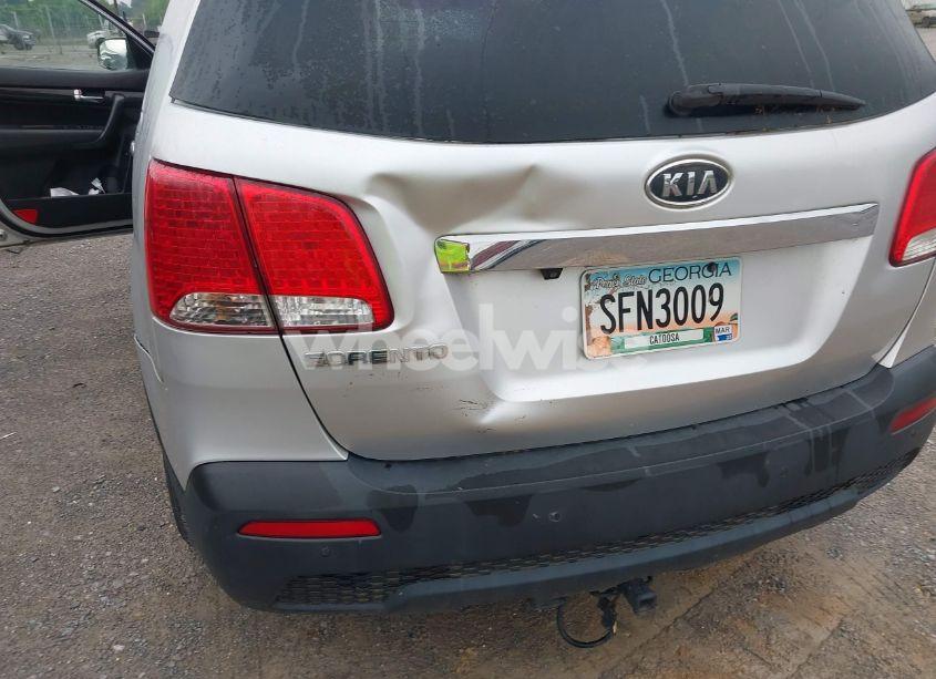 Photo 12 of 2013 Kia Sorento LX (VIN 5XYKT3A66DG359826)