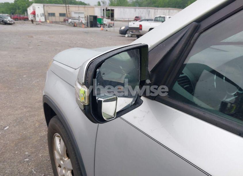 Photo 14 of 2013 Kia Sorento LX (VIN 5XYKT3A66DG359826)