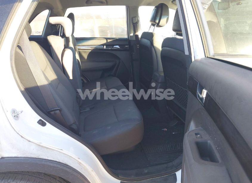 Photo 8 of 2013 Kia Sorento (VIN 5XYKT3A66DG385939)