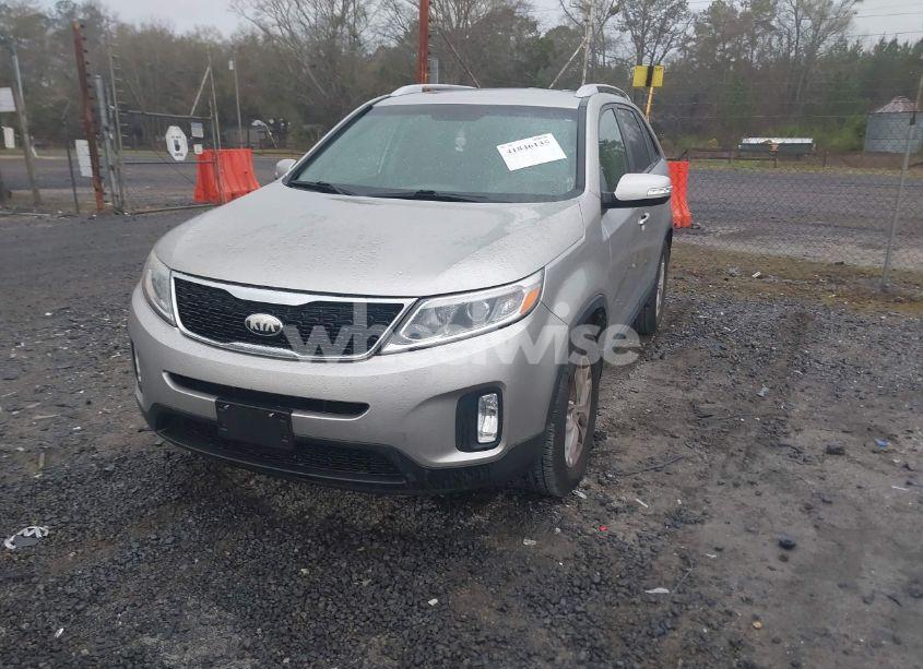 Photo 2 of 2014 Kia Sorento LX (VIN 5XYKT3A66EG442772)