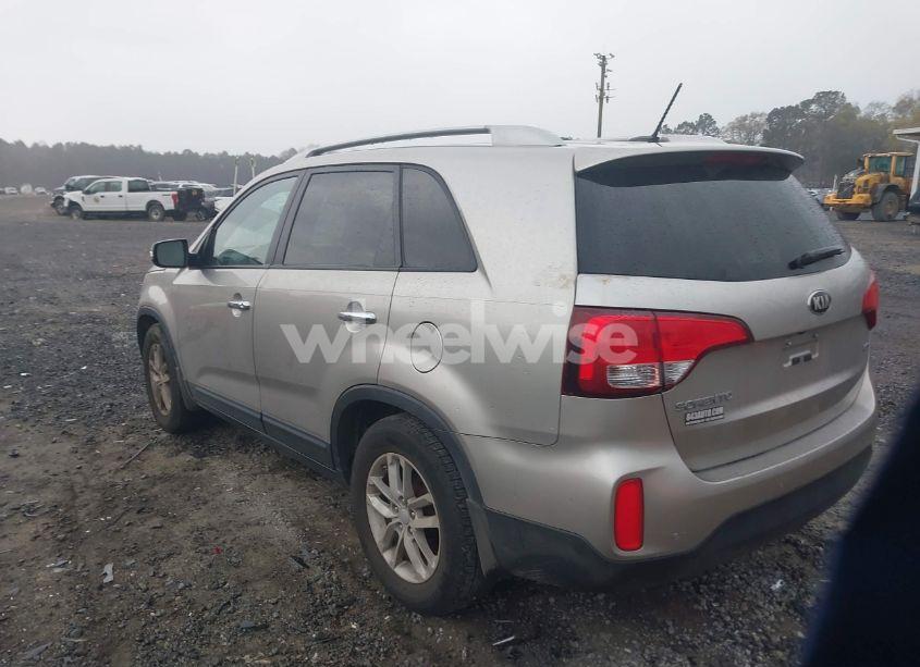 Photo 3 of 2014 Kia Sorento LX (VIN 5XYKT3A66EG442772)