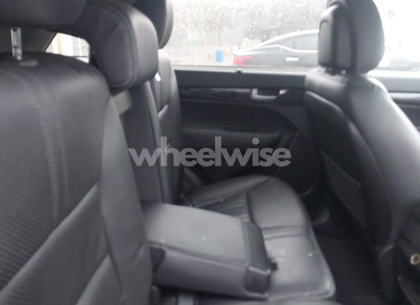 Photo 8 of 2014 Kia Sorento LX (VIN 5XYKT3A66EG442772)