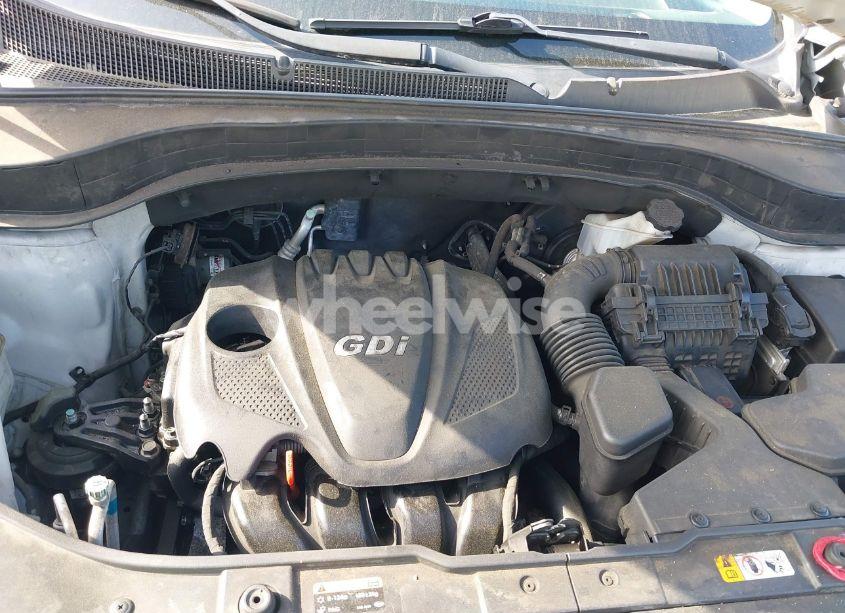 Photo 10 of 2014 Kia Sorento LX (VIN 5XYKT3A66EG550034)