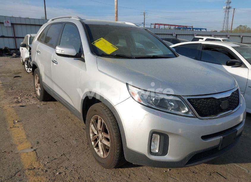 2015 Kia Sorento LX (VIN 5XYKT3A66FG557308) main photo
