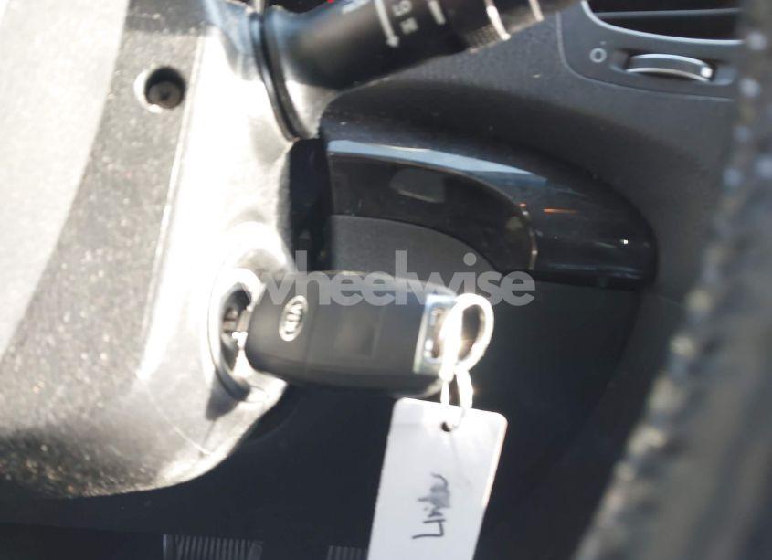 Photo 11 of 2015 Kia Sorento LX (VIN 5XYKT3A66FG557308)