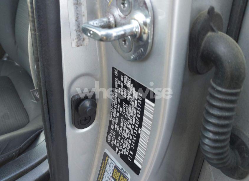 Photo 9 of 2015 Kia Sorento LX (VIN 5XYKT3A66FG557308)