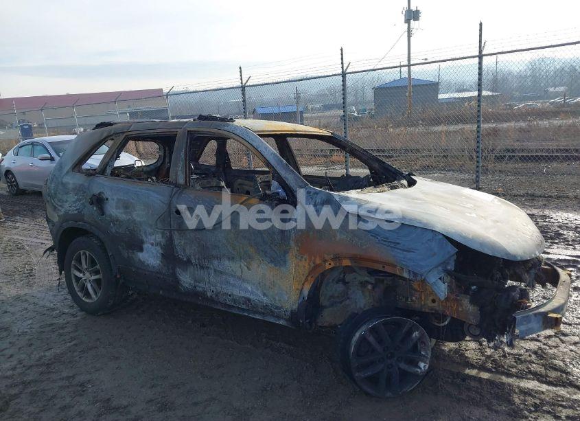 Photo 6 of 2015 Kia Sorento LX (VIN 5XYKT3A66FG574822)