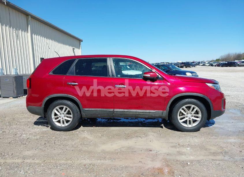 Photo 13 of 2015 Kia Sorento LX (VIN 5XYKT3A66FG577414)