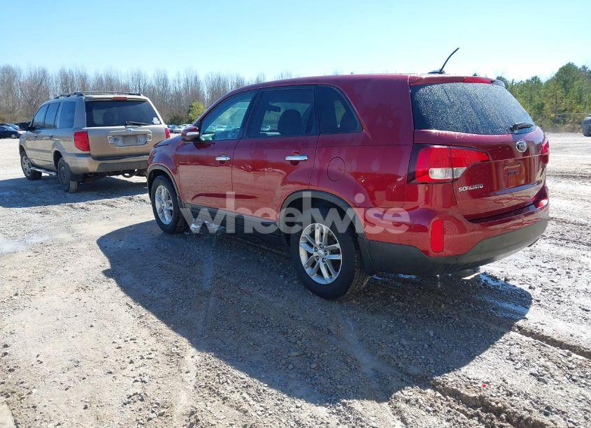 Photo 3 of 2015 Kia Sorento LX (VIN 5XYKT3A66FG577414)