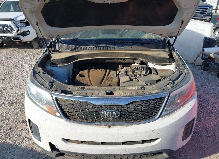 Photo 10 of 2015 Kia Sorento LX (VIN 5XYKT3A66FG619130)