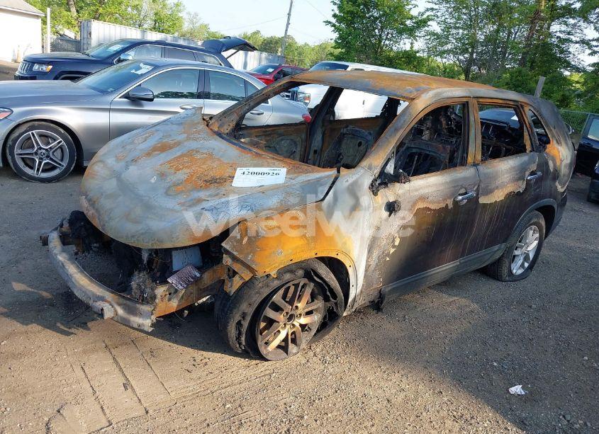 Photo 2 of 2015 Kia Sorento LX (VIN 5XYKT3A66FG619869)