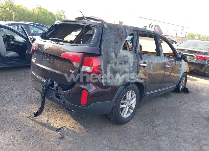 Photo 4 of 2015 Kia Sorento LX (VIN 5XYKT3A66FG619869)