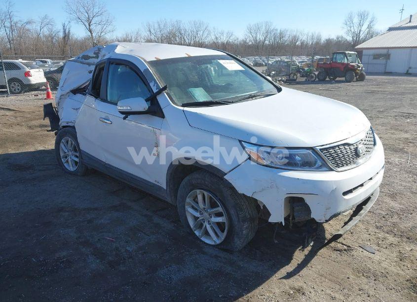2015 Kia Sorento LX (VIN 5XYKT3A66FG626871) main photo