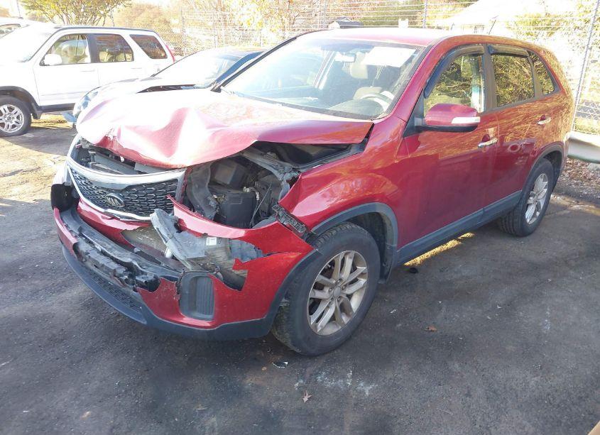 Photo 2 of 2015 Kia Sorento LX (VIN 5XYKT3A66FG629740)