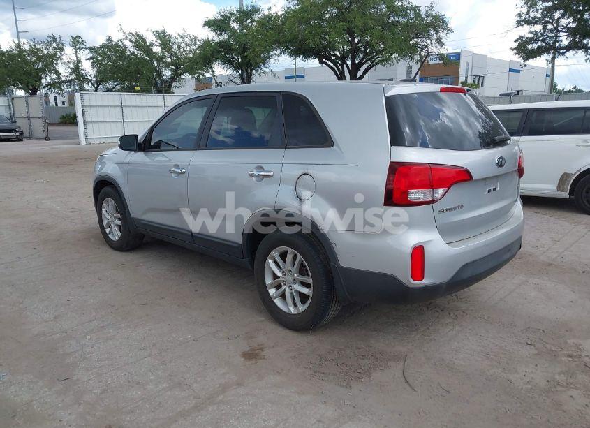 Photo 3 of 2015 Kia Sorento LX (VIN 5XYKT3A66FG630709)