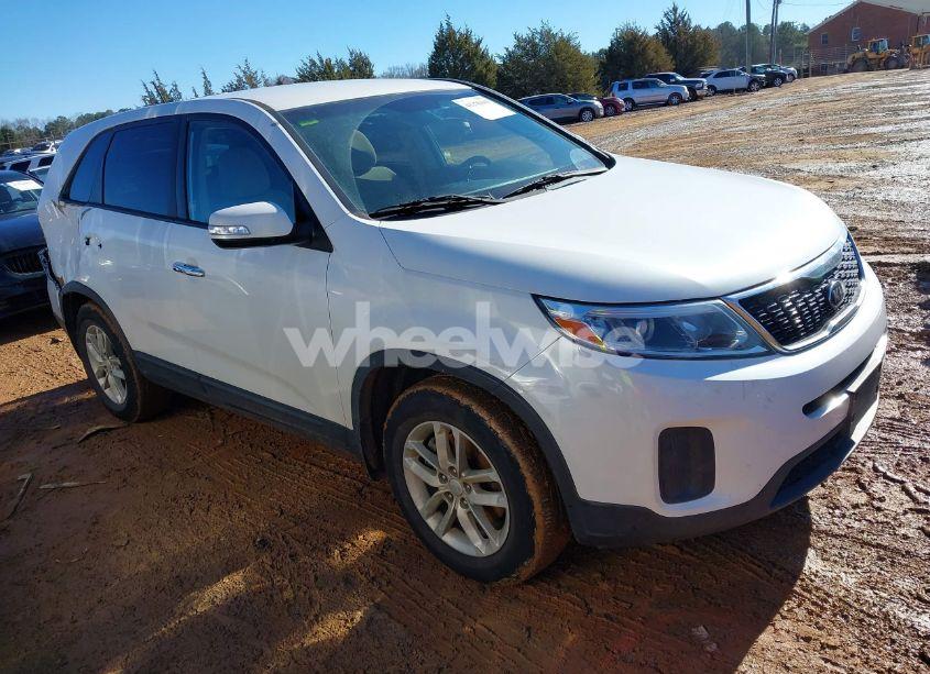 2015 Kia Sorento LX (VIN 5XYKT3A66FG655626) main photo
