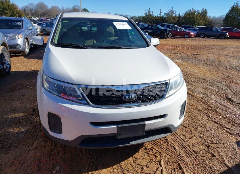 Photo 12 of 2015 Kia Sorento LX (VIN 5XYKT3A66FG655626)