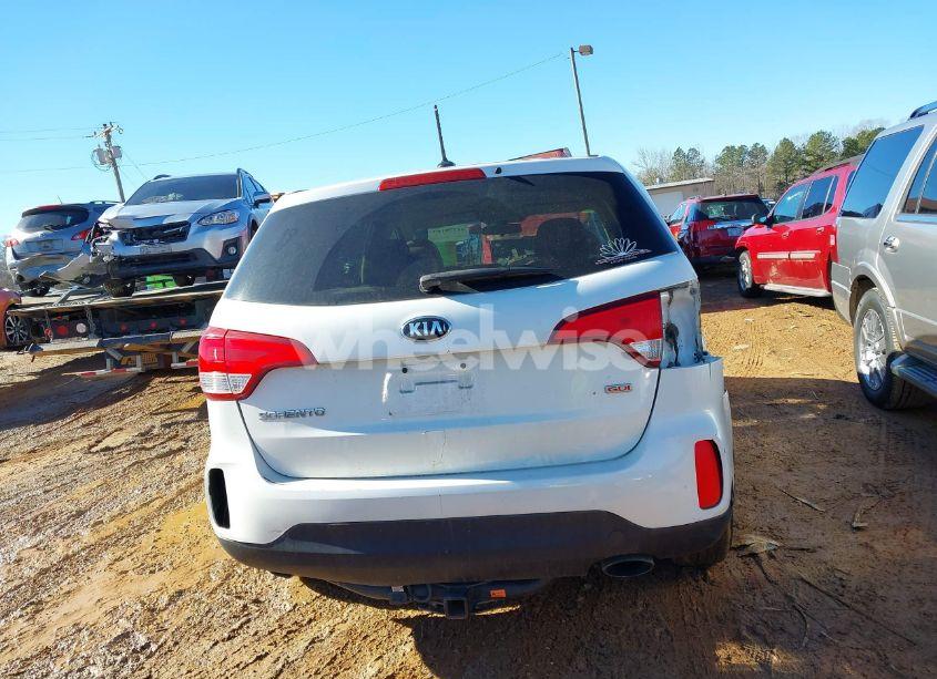 Photo 16 of 2015 Kia Sorento LX (VIN 5XYKT3A66FG655626)