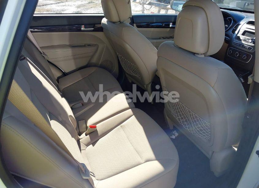 Photo 8 of 2015 Kia Sorento LX (VIN 5XYKT3A66FG655626)