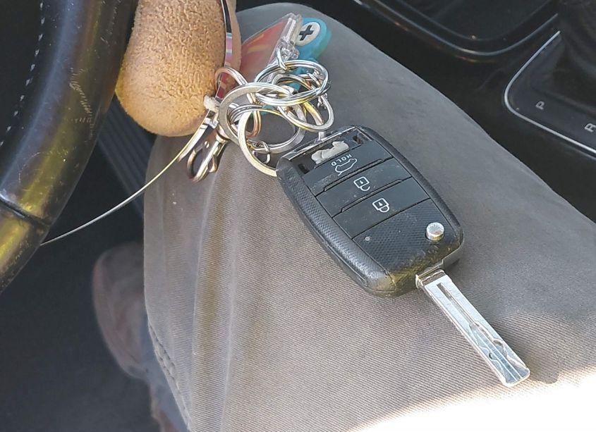 Photo 10 of 2015 Kia Sorento LX (VIN 5XYKT3A66FG658767)