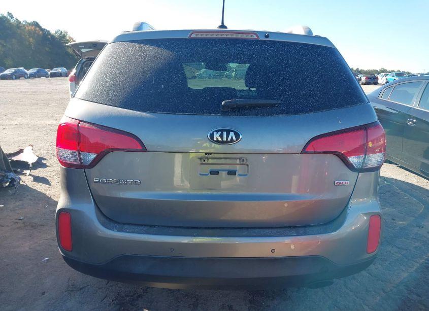 Photo 15 of 2015 Kia Sorento LX (VIN 5XYKT3A66FG658767)
