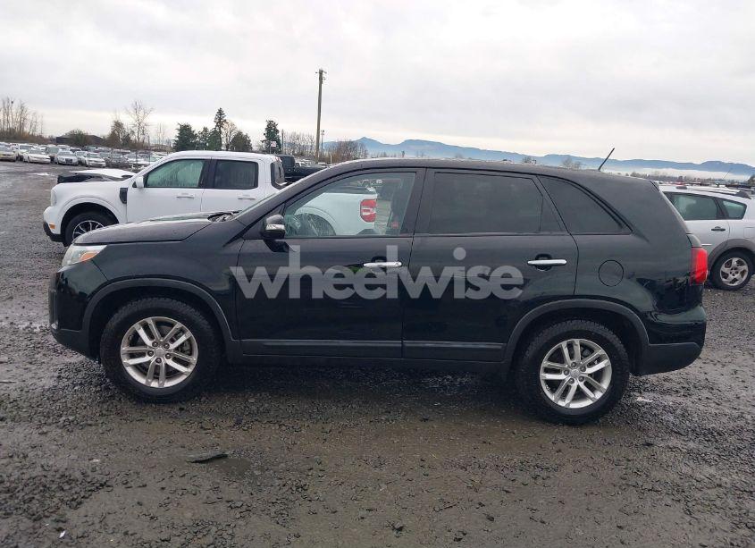 Photo 15 of 2015 Kia Sorento LX (VIN 5XYKT3A66FG661717)