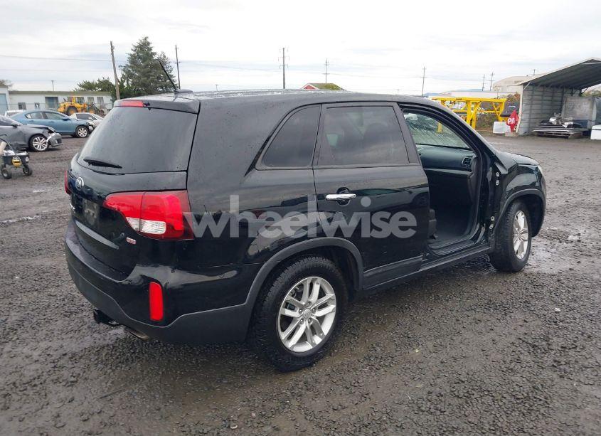 Photo 4 of 2015 Kia Sorento LX (VIN 5XYKT3A66FG661717)