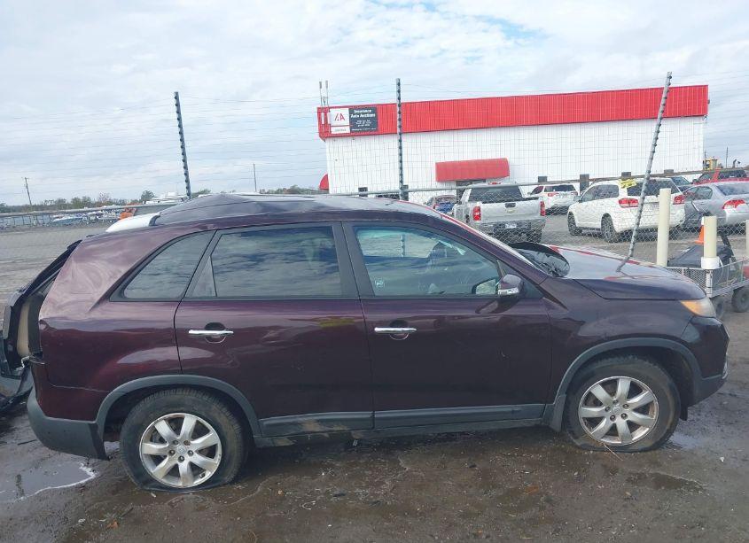Photo 11 of 2012 Kia Sorento LX (VIN 5XYKT3A67CG188504)