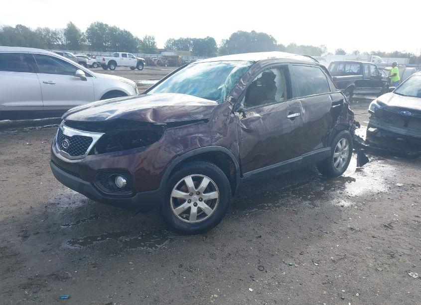 Photo 2 of 2012 Kia Sorento LX (VIN 5XYKT3A67CG188504)