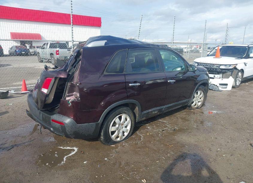 Photo 4 of 2012 Kia Sorento LX (VIN 5XYKT3A67CG188504)