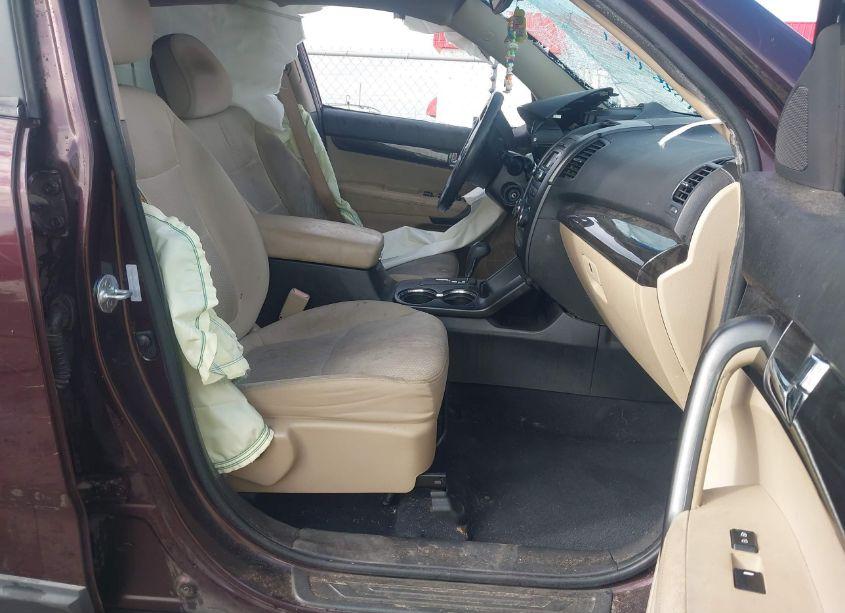 Photo 5 of 2012 Kia Sorento LX (VIN 5XYKT3A67CG188504)