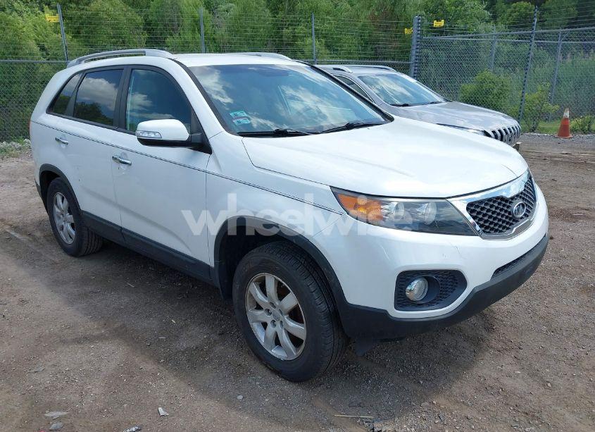 2012 Kia Sorento LX (VIN 5XYKT3A67CG212476) main photo