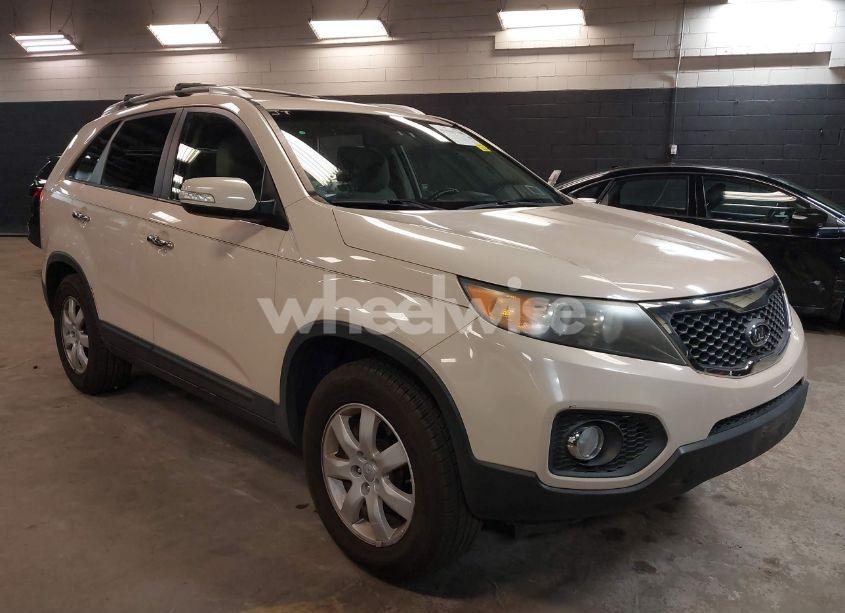 2012 Kia Sorento LX (VIN 5XYKT3A67CG228788) main photo