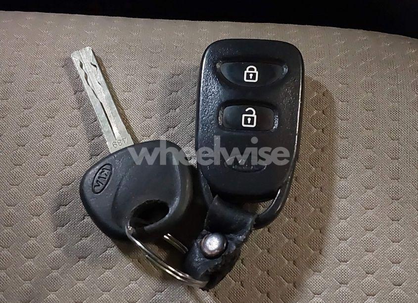 Photo 11 of 2012 Kia Sorento LX (VIN 5XYKT3A67CG228788)