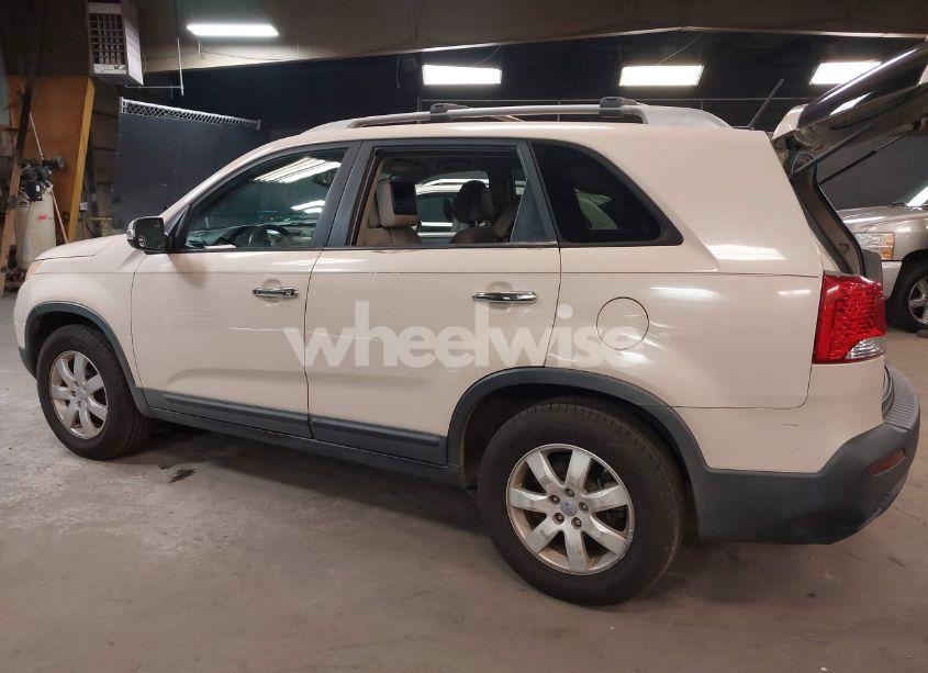 Photo 3 of 2012 Kia Sorento LX (VIN 5XYKT3A67CG228788)