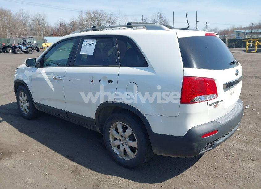 Photo 3 of 2012 Kia Sorento LX (VIN 5XYKT3A67CG230024)