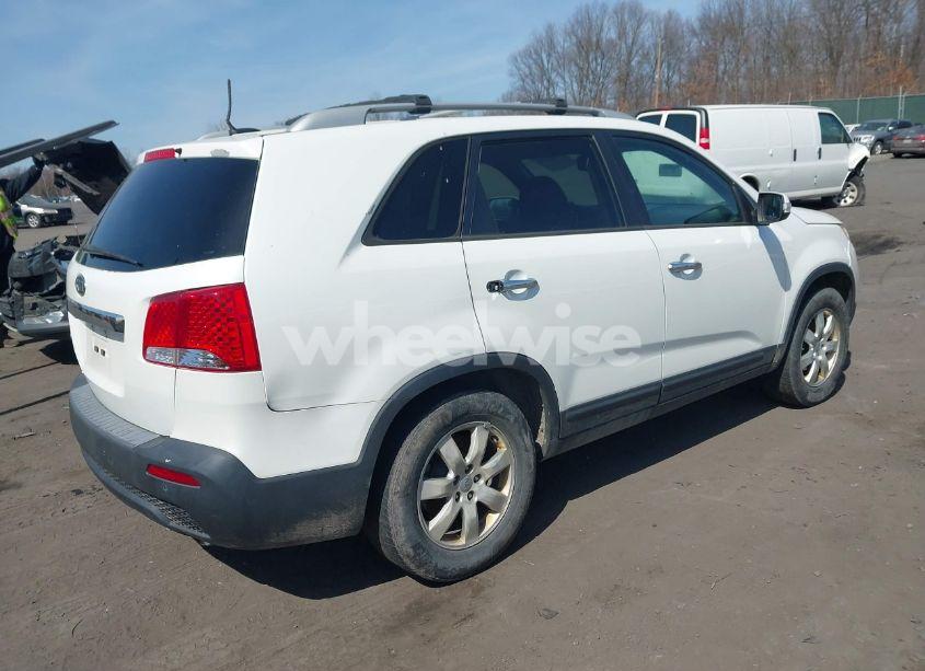 Photo 4 of 2012 Kia Sorento LX (VIN 5XYKT3A67CG230024)