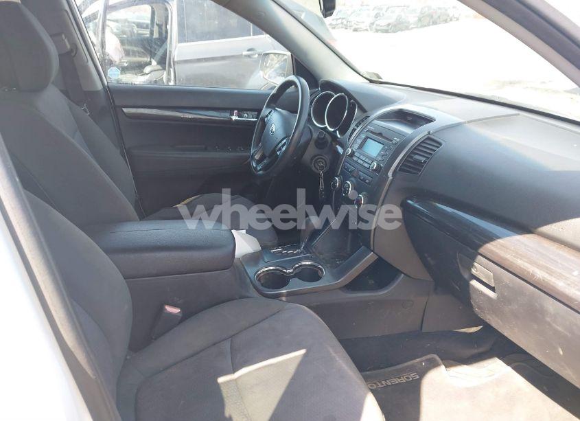 Photo 5 of 2012 Kia Sorento LX (VIN 5XYKT3A67CG230024)