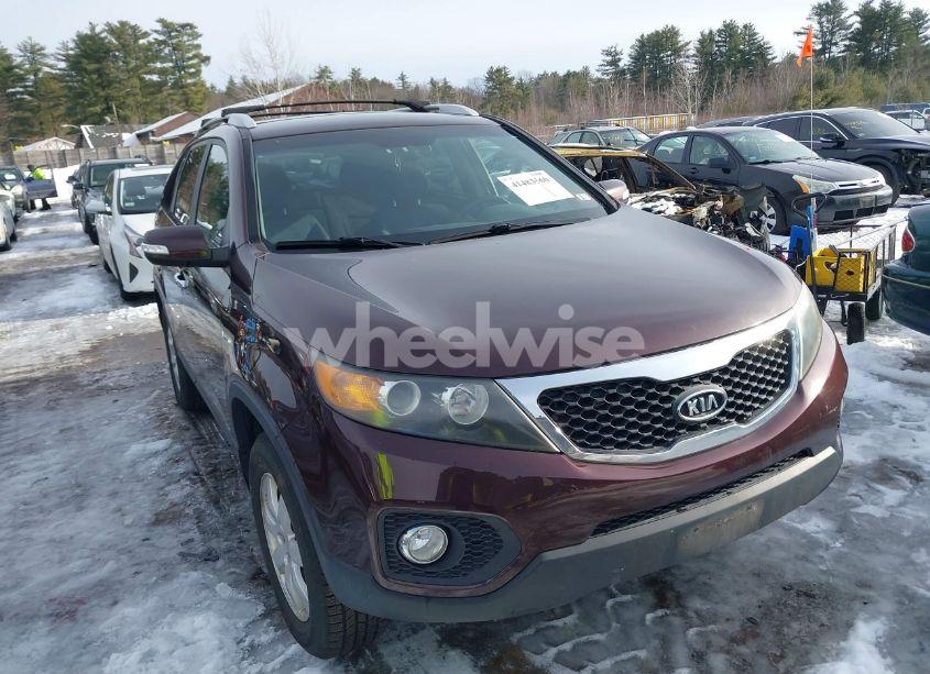 2012 Kia Sorento LX (VIN 5XYKT3A67CG230671) main photo