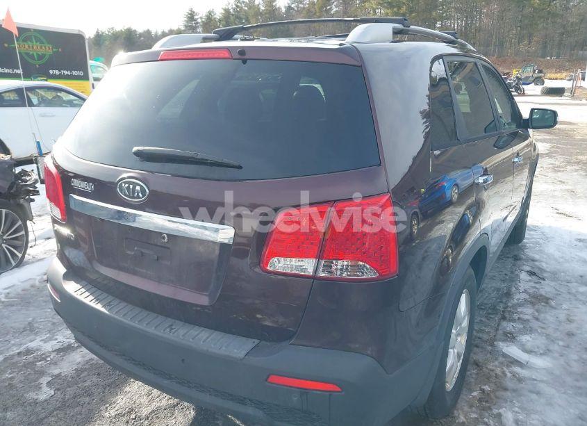 Photo 4 of 2012 Kia Sorento LX (VIN 5XYKT3A67CG230671)