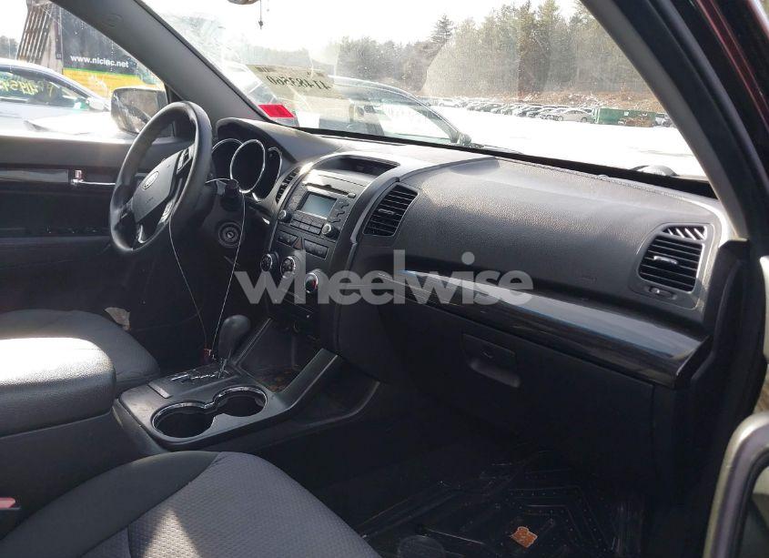 Photo 5 of 2012 Kia Sorento LX (VIN 5XYKT3A67CG230671)