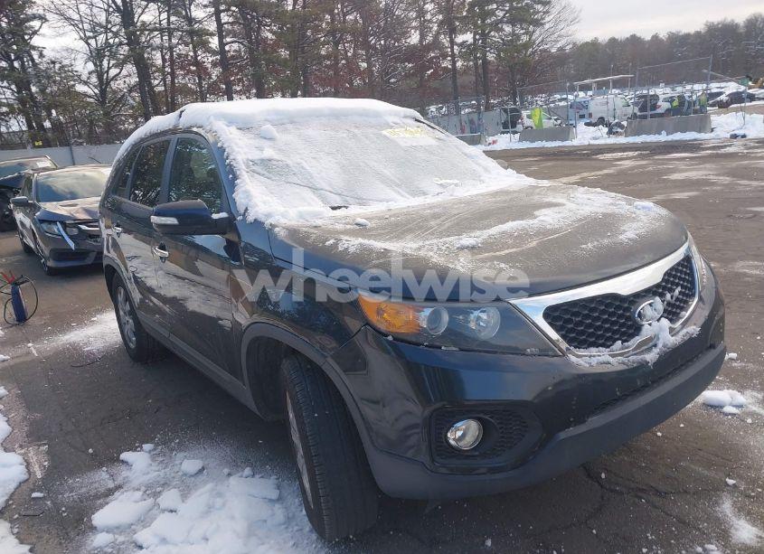 2012 Kia Sorento LX (VIN 5XYKT3A67CG235210) main photo