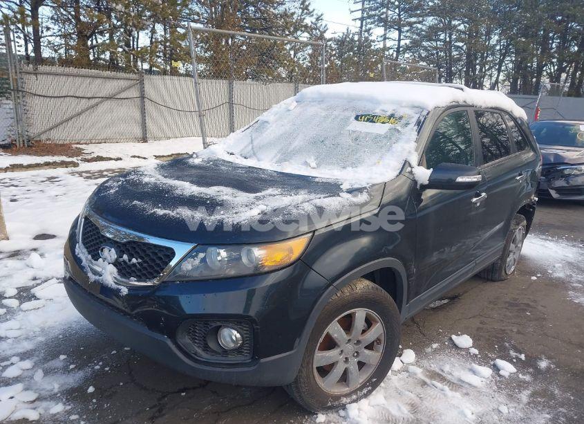 Photo 2 of 2012 Kia Sorento LX (VIN 5XYKT3A67CG235210)