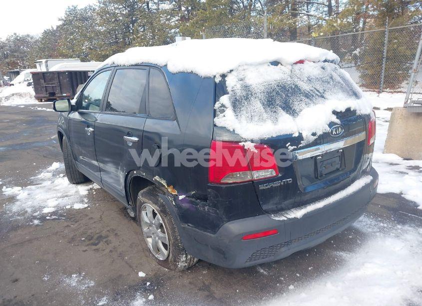 Photo 3 of 2012 Kia Sorento LX (VIN 5XYKT3A67CG235210)