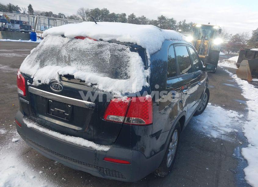 Photo 4 of 2012 Kia Sorento LX (VIN 5XYKT3A67CG235210)