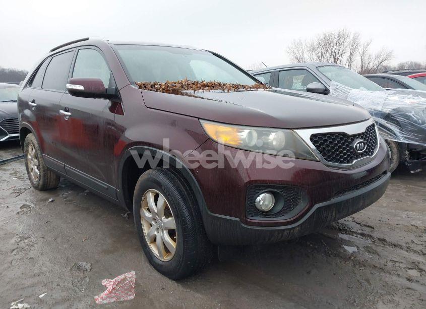 2012 Kia Sorento LX (VIN 5XYKT3A67CG247096) main photo