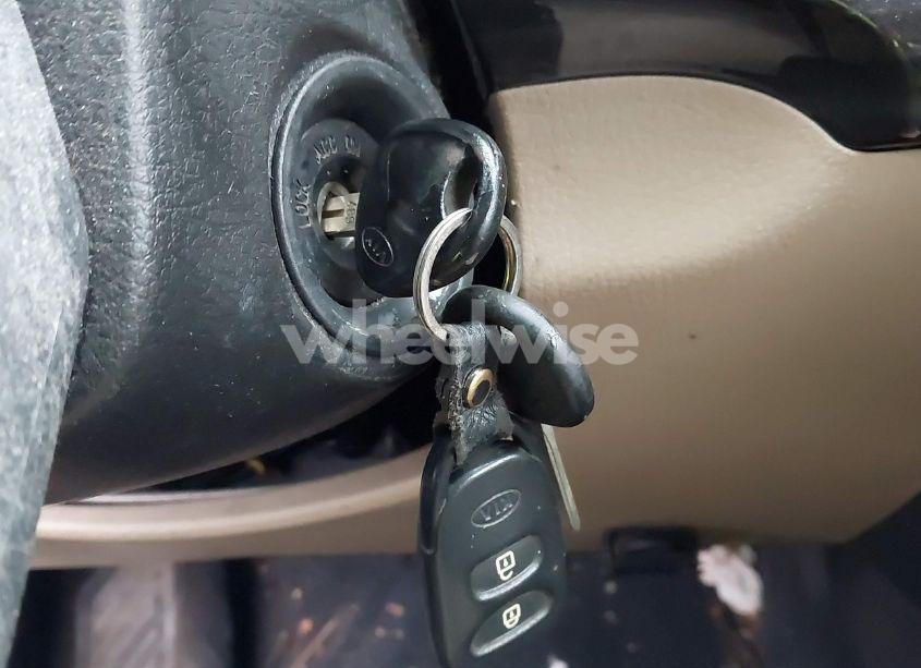 Photo 11 of 2012 Kia Sorento LX (VIN 5XYKT3A67CG247096)