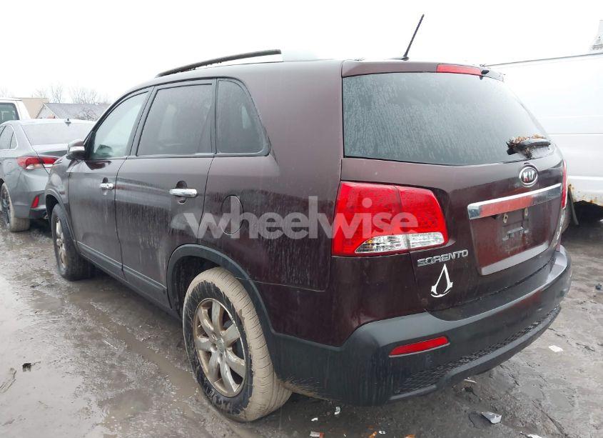 Photo 3 of 2012 Kia Sorento LX (VIN 5XYKT3A67CG247096)